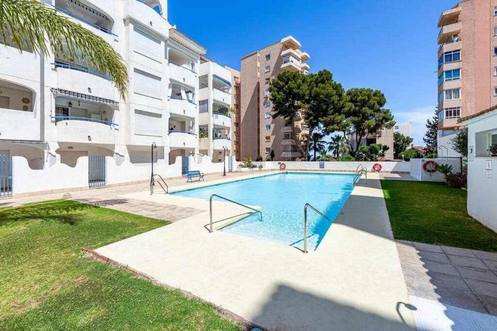 797 Holiday Rentals- Hermoso Apartamento Para 4 En Benalmádena Dış mekan fotoğraf
